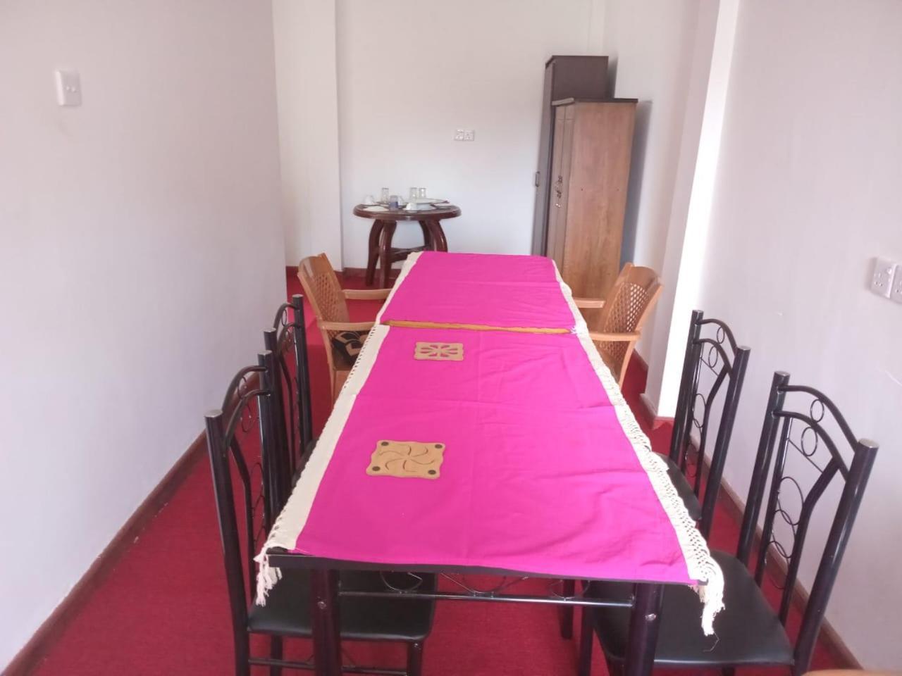 Frosty Heaven Guest House Нувара Елия Екстериор снимка