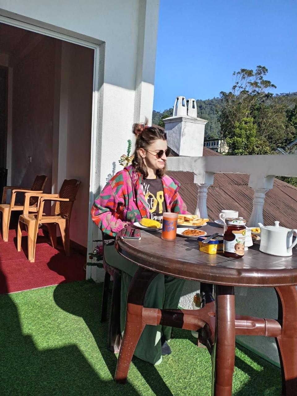 Frosty Heaven Guest House Нувара Елия Екстериор снимка